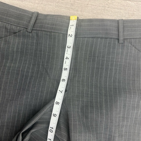 Theory Max C Tailor Wide Leg Flare Grey Pinstripe Pants Trousers Size 6 EUC - Picture 9 of 12